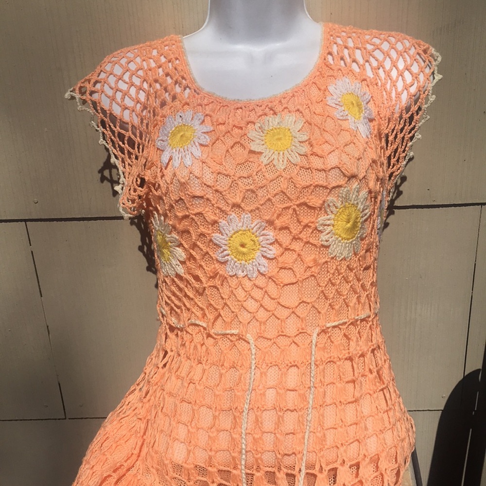 1960s Authentic Vintage Crochet Daisy Top